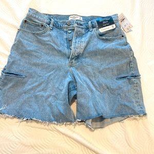 Abercrombie 7” Dad Short NWT